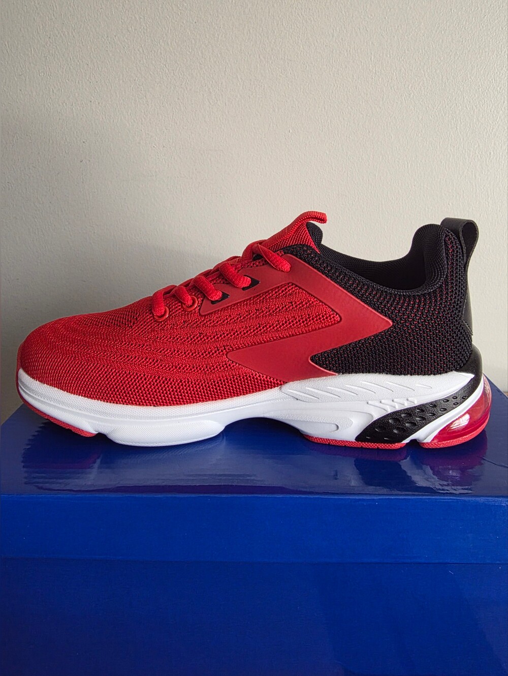 Jerko/AeroFlex-style Mens Size 6 New With Box